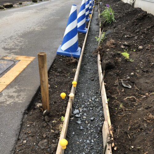 ブロックベース型脇組み作業となります。