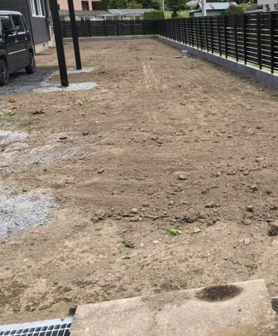 整地作業も終わりまして外構工事完了となります。