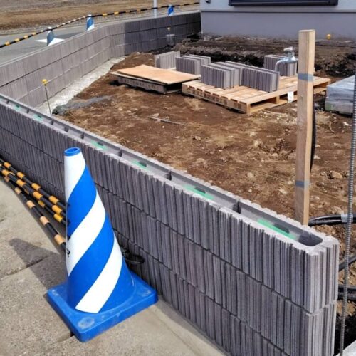 境界ブロック積みです。 境界ブロック積みです。