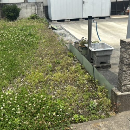 本日は工事着工前のご近隣へのご挨拶にお伺いさせて頂きました。お待たせ致しました外構工事着工となります。