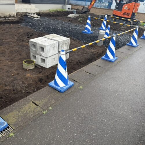 本日は雨の為に工事作業は休工となります。