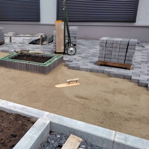 インターロッキングの施工です。