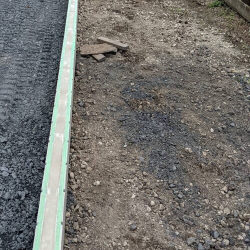 境界ブロック埋め戻しです。 境界ブロック埋め戻しです。