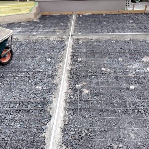 土間コンクリートのワイヤーメッシュ敷きです。
