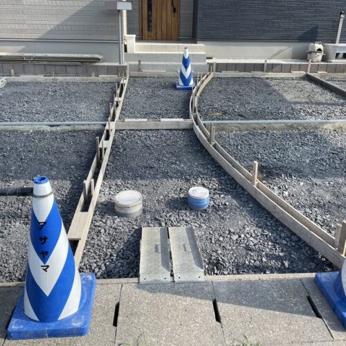 土間コンクリート型枠及びエキスパンタイ施工です。