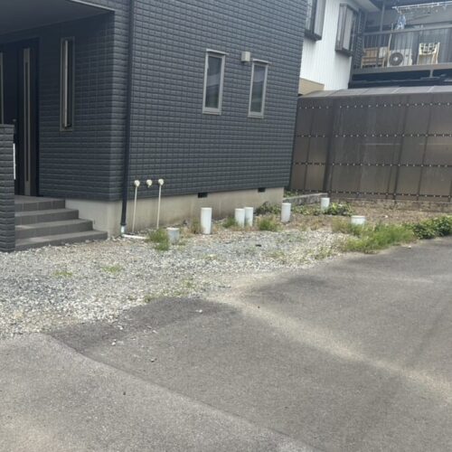 本日は工事着工前のご近隣へのご挨拶にお伺いさせて頂きました。お待たせ致しました外構工事着工となります。