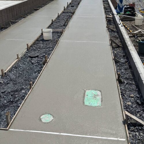 土間コンクリート打設です。