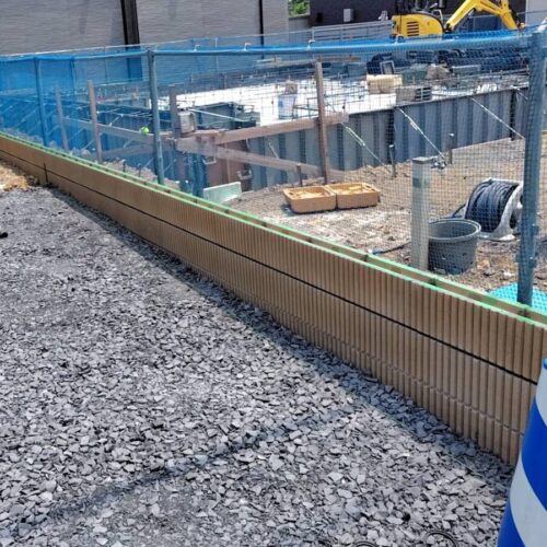 ブロック積みです。