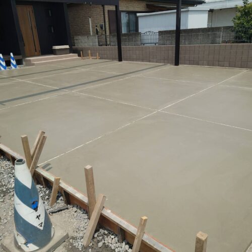 土間コンクリート打設です。 土間コンクリート打設です。