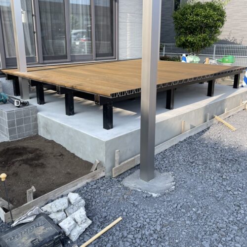 デッキ組立です。 デッキ組立です。