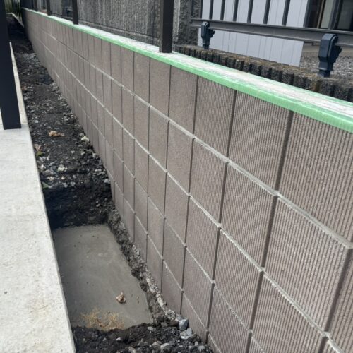 枕木部分の掘削状況となります。本日も雨模様の為に工事作業はお休みとなります。