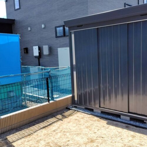 物置、フェンスの施工です。 物置、フェンスの施工です。