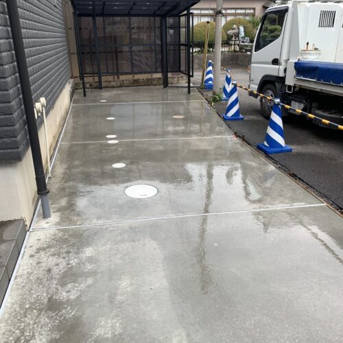 コンクリート養生外しと清掃です。 コンクリート養生外しと清掃です。