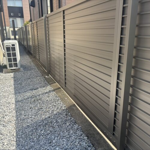 境界フェンス工事完了となります。