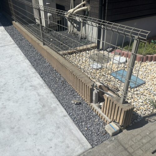 ブロックの補修工事となります。現地の方を確認致しまして来週の工事作業予定となります。