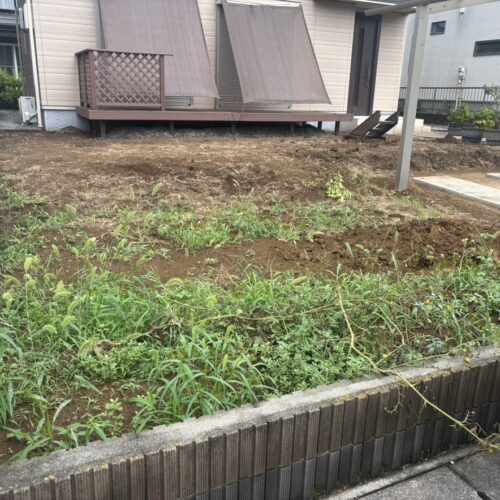 本日は工事着工前のご近隣へのご挨拶にお伺いさせて頂きました。お待たせ致しました外構改修工事着工となります。