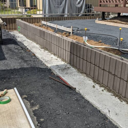 ブロック積み作業です