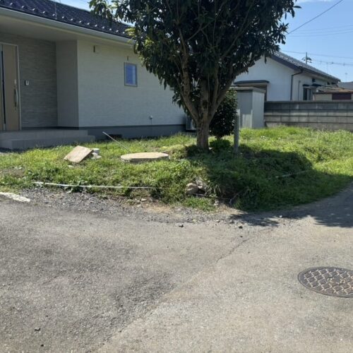 本日は工事着工前のご近隣へのご挨拶にお伺いさせて頂きました。お待たせ致しました外構工事着工となります。