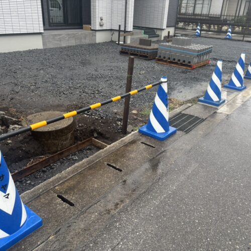 本日は雨の為に工事作業は休工となります。