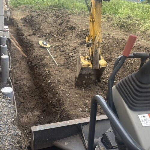 北側擁壁基礎境界部分の掘削作業となります。