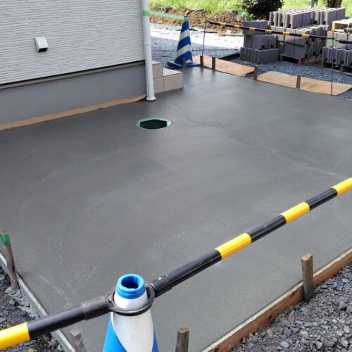 土間コンクリート打設です。