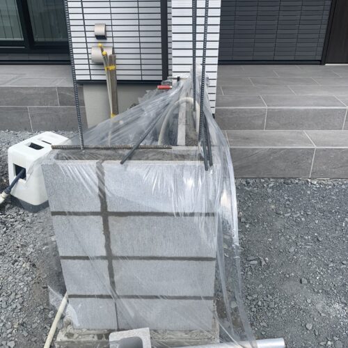 門柱ブロック積みです。