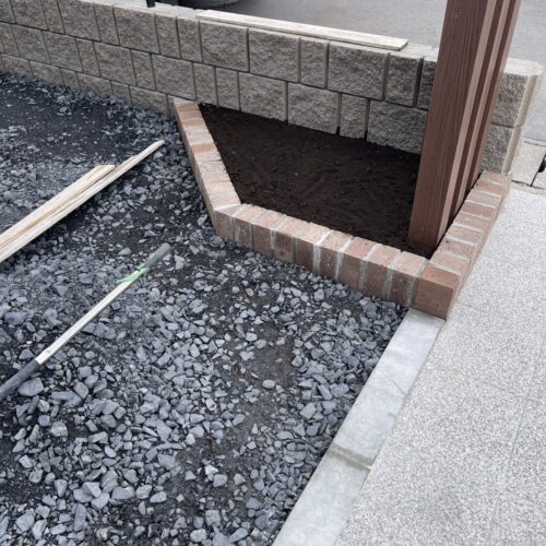 花壇黒土入れです。