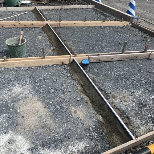 収縮目地設置です。