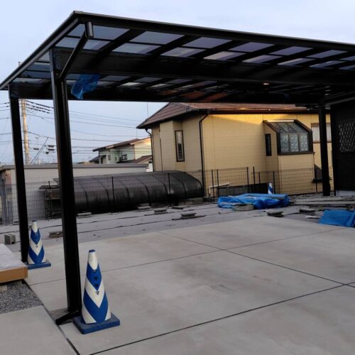 カーポート柱建てです。 カーポート柱建てです。