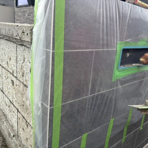 門袖へのビブロ塗り作業となります。