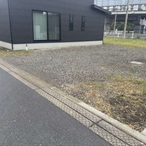 工事着工前のご近隣へのご挨拶にお伺いさせて頂きました。お待たせ致しました外構工事着工となります。