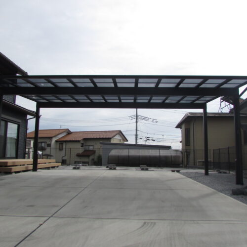 本日は工事着工前のご近隣へのご挨拶にお伺いをさせて頂きました。お待たせ致しました外構工事着工となります。