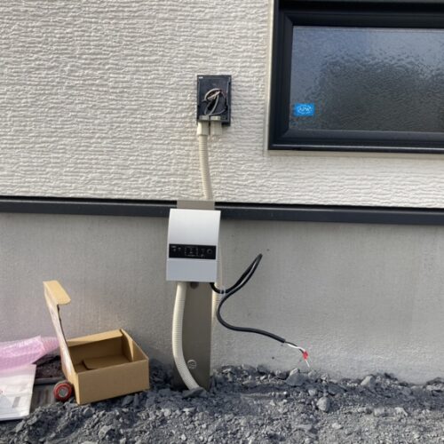 照明のトランス電源の接続作業です。