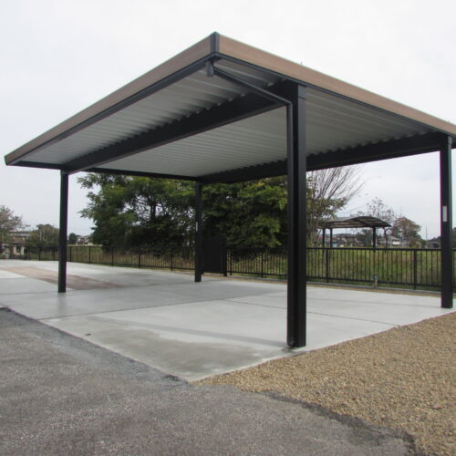 ワイヤーメッシュ敷きです。