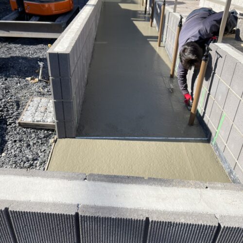 土間コンクリート打設です