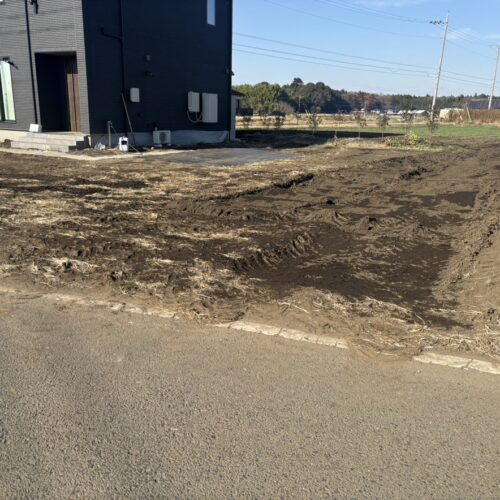 工事着工前のご近隣へのご挨拶にお伺いさせて頂きました。お待たせ致しました外構工事着工となります。