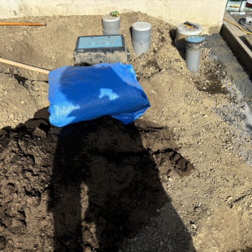 量水器、汚水枡、止水栓の調整となります。