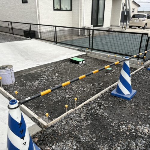 型枠を組みまして駐車場コンクリートの打設準備完了です。明日はコンクリートの打設予定となります。