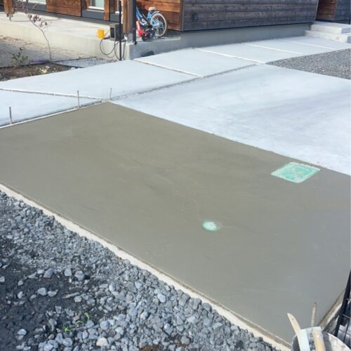 土間コンクリート打設です。