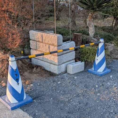 門柱ブロック積み作業です。