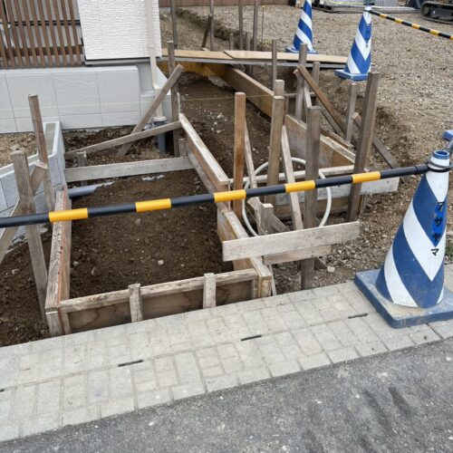 タイル階段の下地コンクリートの型枠組みです。