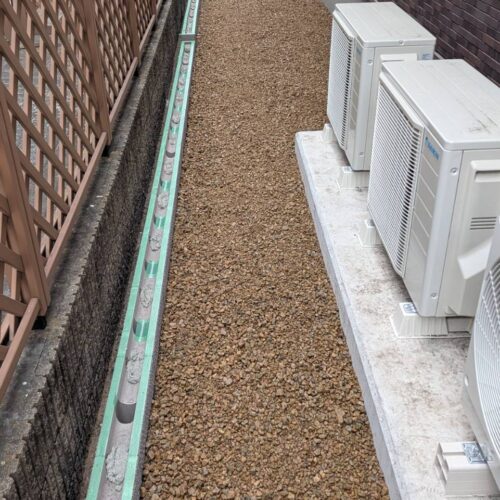 チャート砕石入れ作業です。