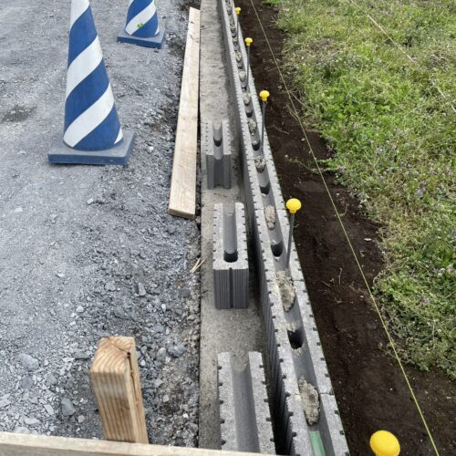 本日は西側境界のブロック積み作業となります。