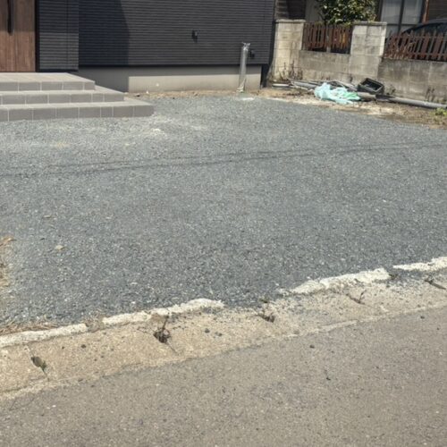 本日は工事着工前のご近隣へのご挨拶にお伺いをさせて頂きました。お待たせ致しました外構工事着工となります。