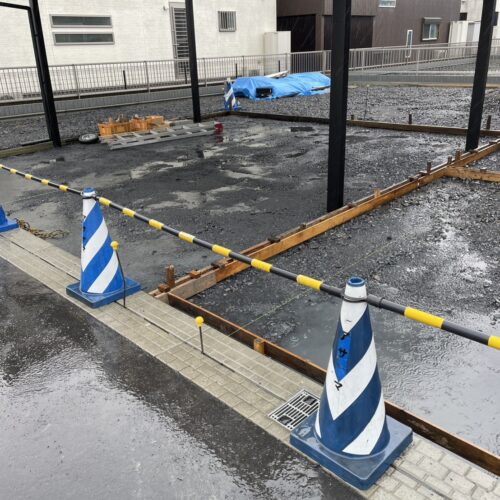 本日は雨のため工事作業は休工となります。