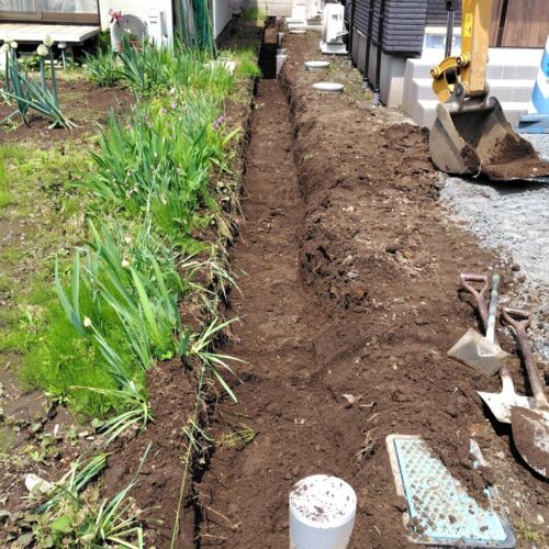 西側境界ブロック部分の掘削作業となります。