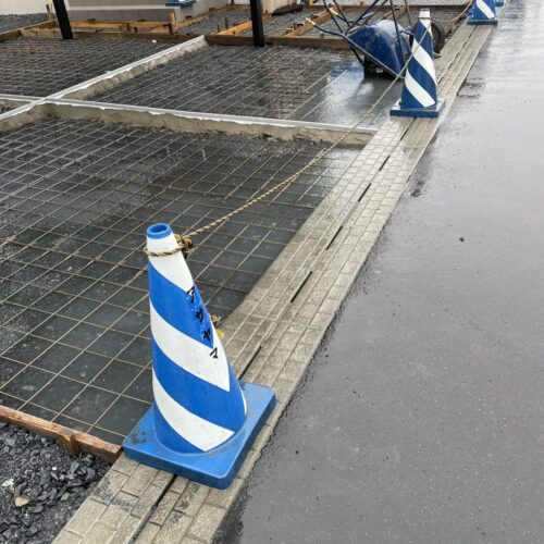本日は雨のため工事作業は休工となります。