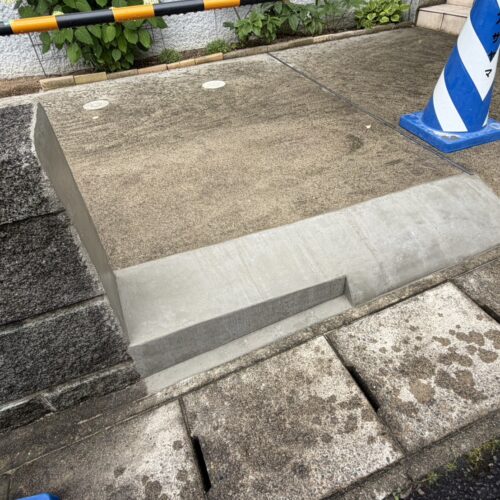 作業の方は完了となりまして養生に入ります。カラコーン等の片付けまでもう少しお待ちください。