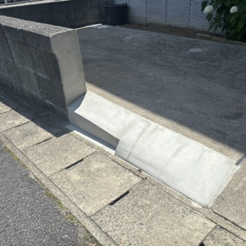 駐車場の乗り入れ部分の養生が完了となります。ありがとうございました。