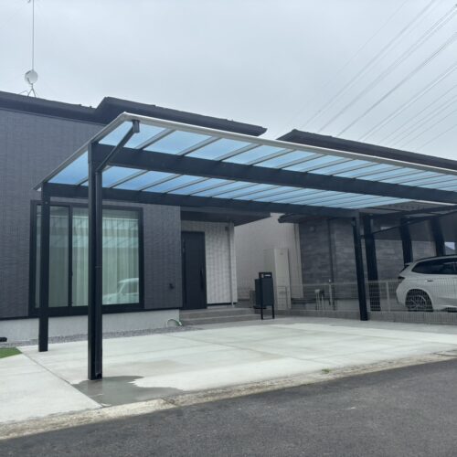 駐車場のコンクリートの養生が完了となりました。お車を入れて頂いて大丈夫です。駐車場をご使用ください。ありがとうございました。